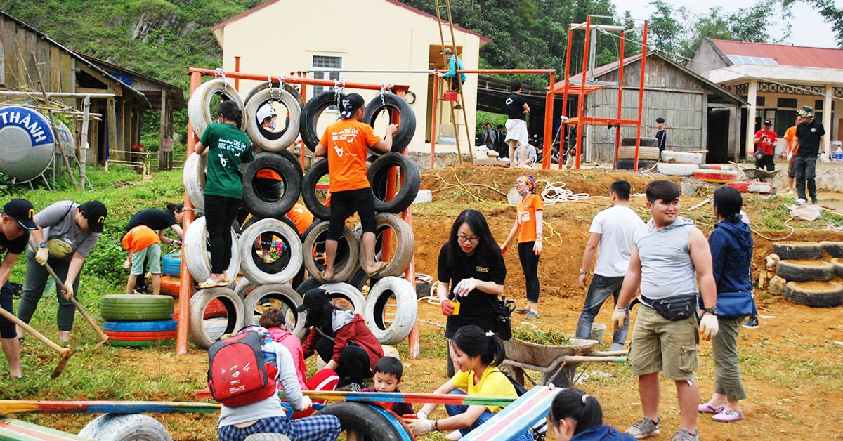 NICEF-used-clothing-fair.jpg