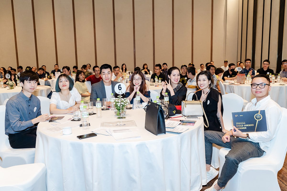 meeting-4-(1200x800).jpg